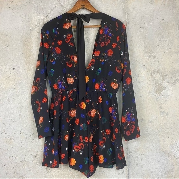 Gianni Bini black red yellow floral long sleeve faux wrap romper small - Picture 6 of 8